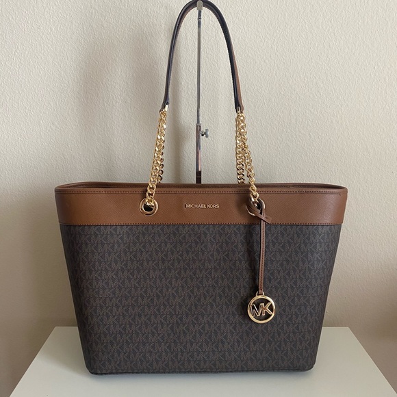 Michael Kors - Picture 1 of 8